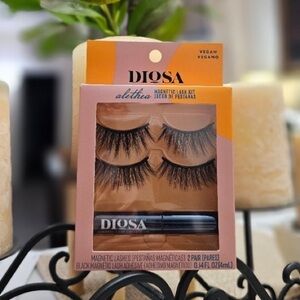 Diosa Magnetic Lash Kit - Two Sets Of Dramatic Lashes and Adhesive